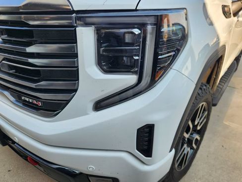 Used 2022 GMC Sierra 1500 AT4 w/ AT4 Premium Package AWD/4WD image 7