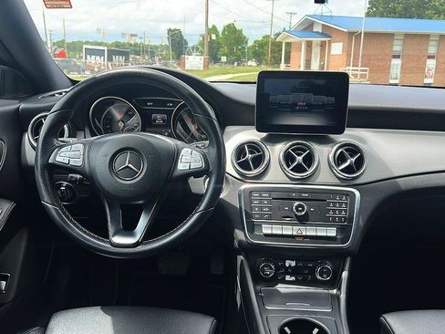Used 2018 Mercedes-Benz CLA 250 image 12