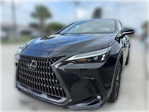 Used 2025 Lexus NX 250 FWD w/ Towing Package (2000 Lbs) image 3