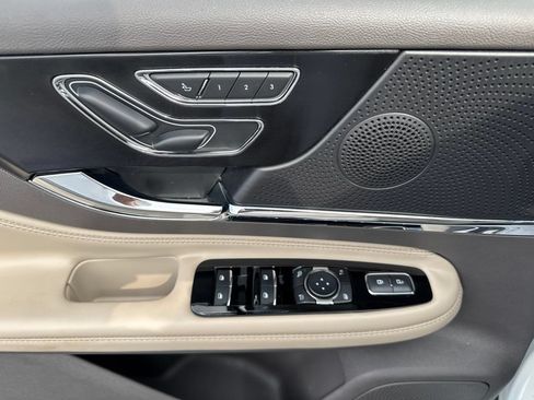 Used 2023 Lincoln Corsair FWD image 15