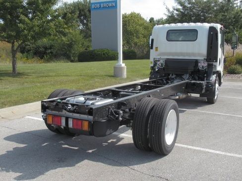 New 2025 Chevrolet Low Cab Forward image 3