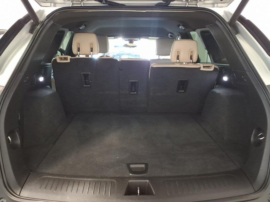 Used 2017 Cadillac XT5 FWD image 23