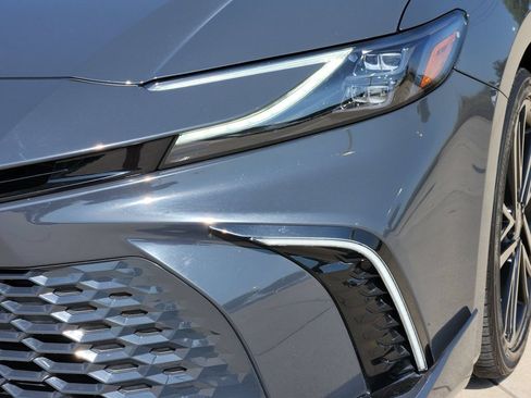Used 2025 Toyota Camry XSE FWD image 10