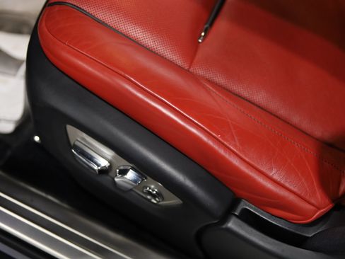 Used 2016 Rolls-Royce Wraith RWD image 17