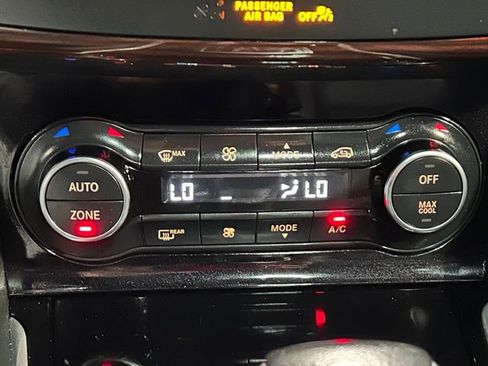 Used 2018 INFINITI QX30 Premium w/ Technology Package image 33