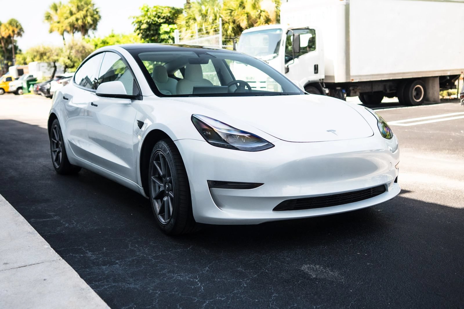 Used 2023 Tesla Model 3 Standard Range RWD image 2
