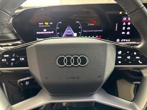 Used 2025 Audi Q5 Premium w/ Convenience Package image 22