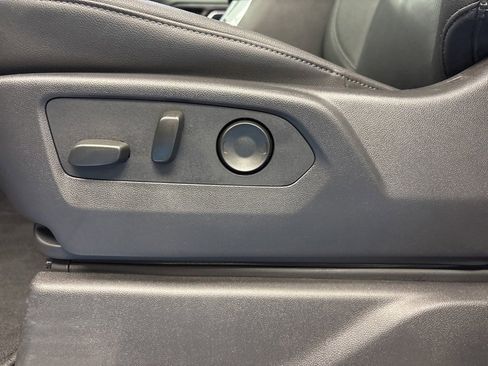 Certified 2025 GMC Sierra 2500 SLT w/ SLT Premium Package image 29