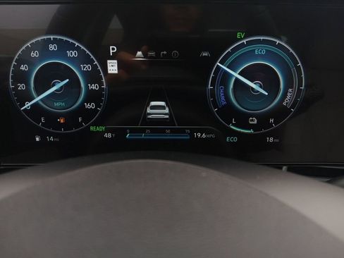 New 2025 Hyundai Elantra Limited FWD image 21
