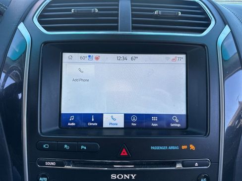 Used 2016 Ford Explorer Platinum image 41