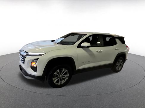 Used 2025 Chevrolet Equinox LT image 7