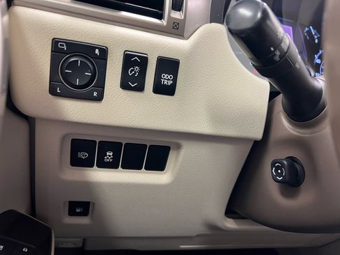 Used 2018 Lexus GX 460 Premium image 27