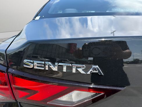 Used 2025 Nissan Sentra SV FWD image 39