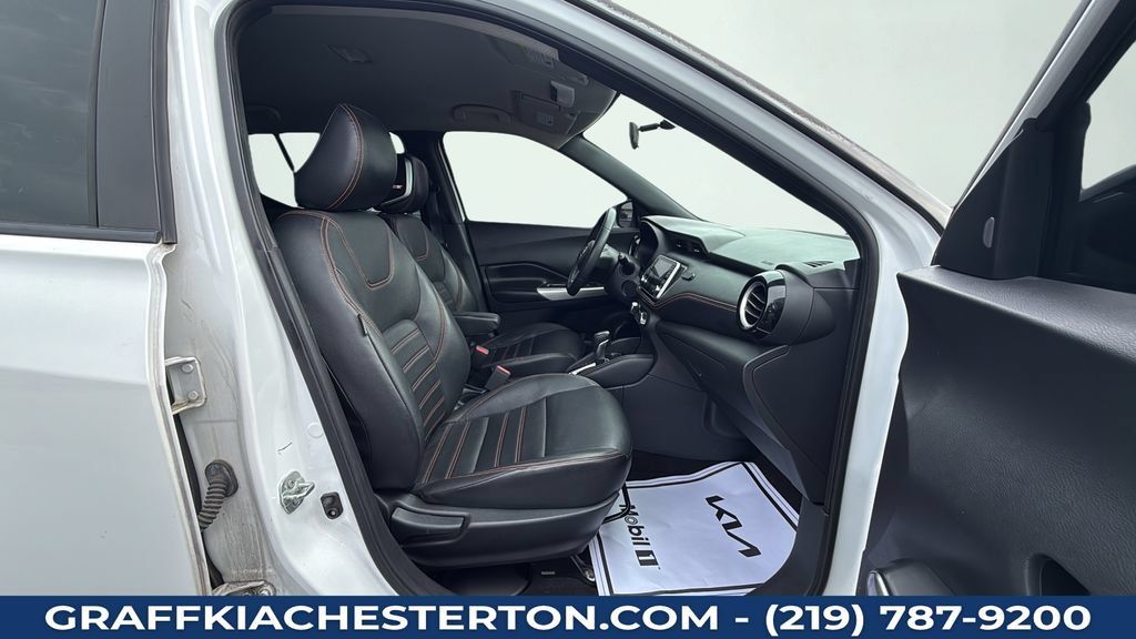 Used 2018 Nissan Kicks SR FWD image 35