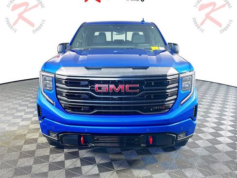 Used 2024 GMC Sierra 1500 AT4 w/ Technology Package image 2