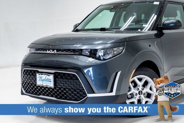 Used 2025 Kia Soul LX w/ LX Technology Package FWD image 2