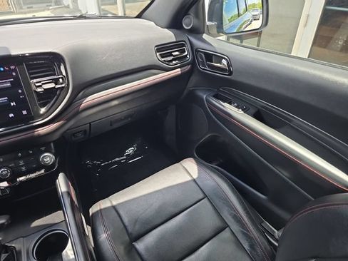 Used 2024 Dodge Durango GT RWD image 14