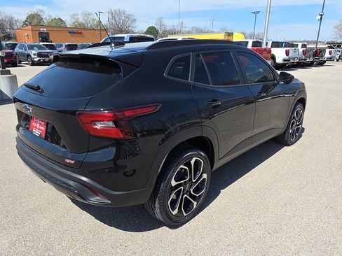 Certified 2024 Chevrolet Trax RS w/ Driver Confidence Package image 8