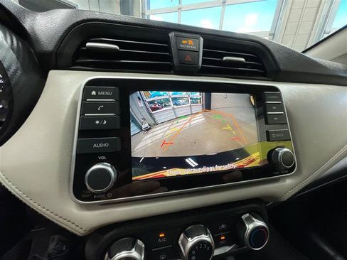 Used 2020 Nissan Versa SV FWD image 18