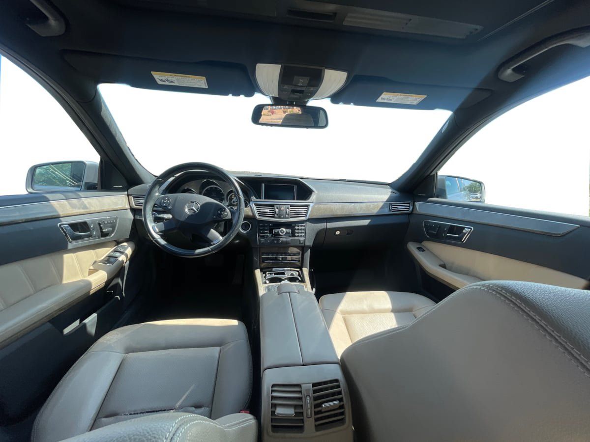 Used 2010 Mercedes-Benz E 350 4MATIC Sedan image 13