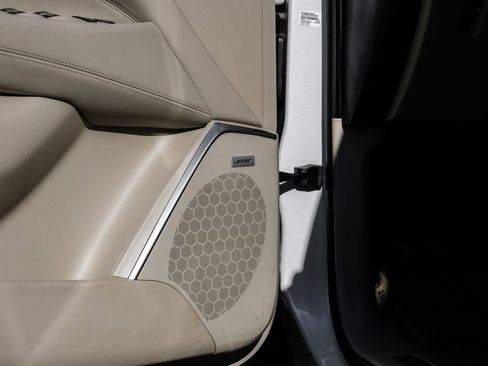 Used 2020 Cadillac Escalade ESV Premium Luxury image 46