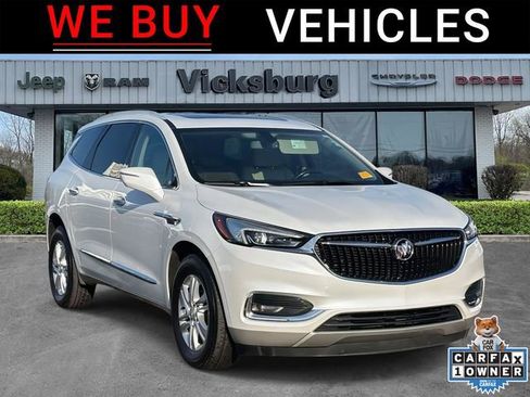Used 2018 Buick Enclave Essence w/ Trailering Package image 1