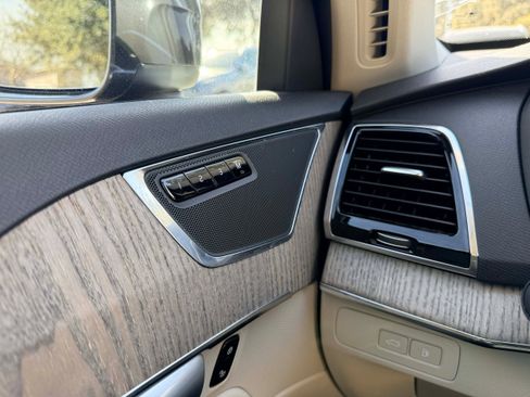 Certified 2024 Volvo XC90 T8 Plus w/ Protection Package Premier image 17