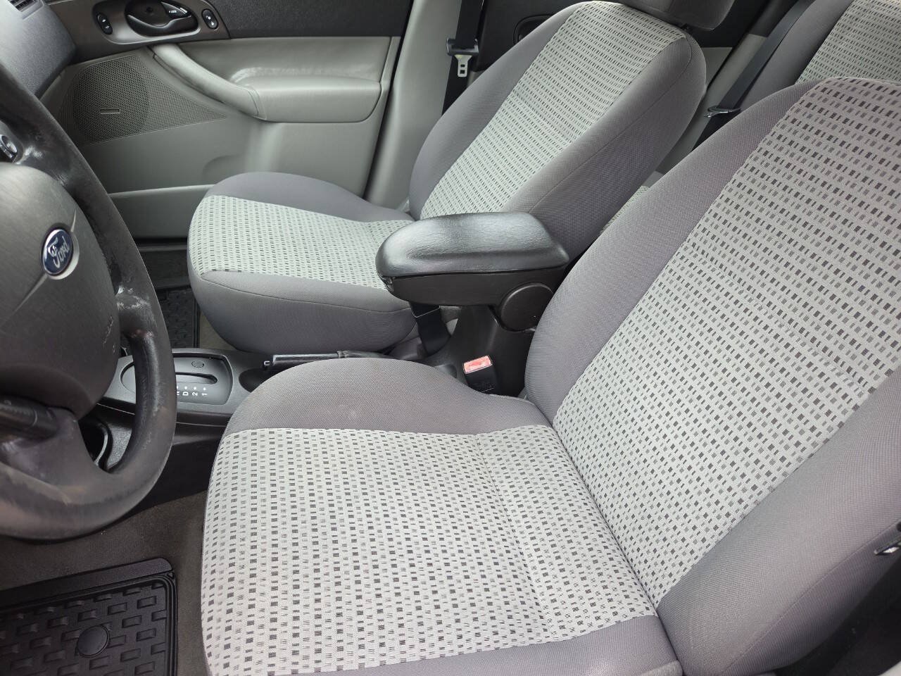 Used 2007 Ford Focus SE FWD image 18