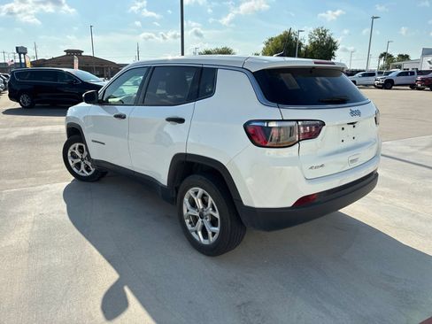 Used 2025 Jeep Compass Sport AWD/4WD image 5