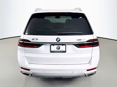 Used 2024 BMW X7 xDrive40i w/ Parking Assistance Package image 6