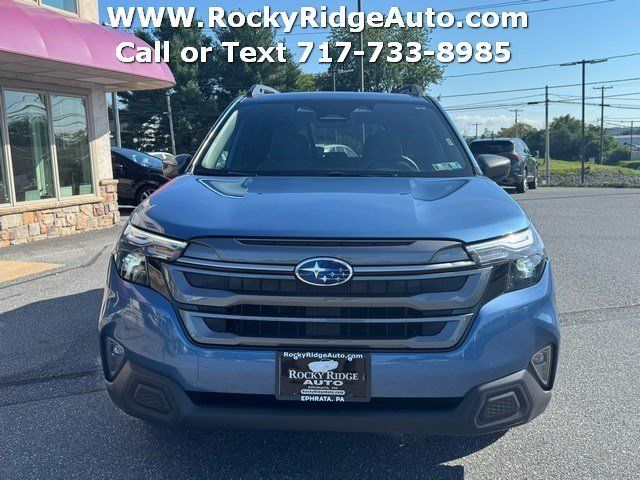 Used 2025 Subaru Forester Premium AWD/4WD image 2