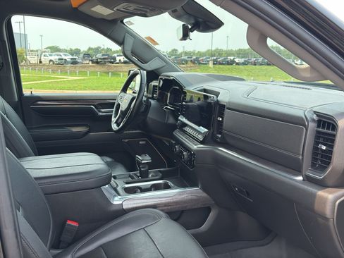 Used 2023 Chevrolet Silverado 1500 LTZ w/ Technology Package AWD/4WD image 28