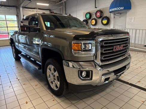 Used 2017 GMC Sierra 2500 SLT AWD/4WD image 1