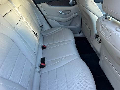 Used 2019 Mercedes-Benz GLC 300 4MATIC image 29