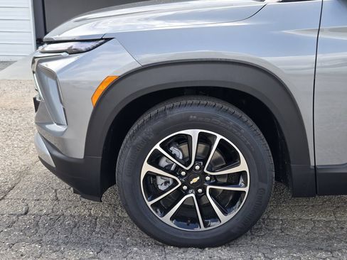 New 2026 Chevrolet TrailBlazer LT w/ LT Cold Weather Package FWD image 9