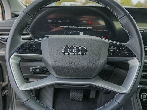 Certified 2025 Audi Q5 Premium w/ Convenience Package image 10