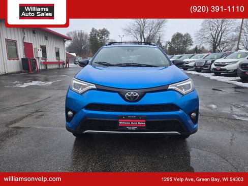 Used 2017 Toyota RAV4 SE image 9