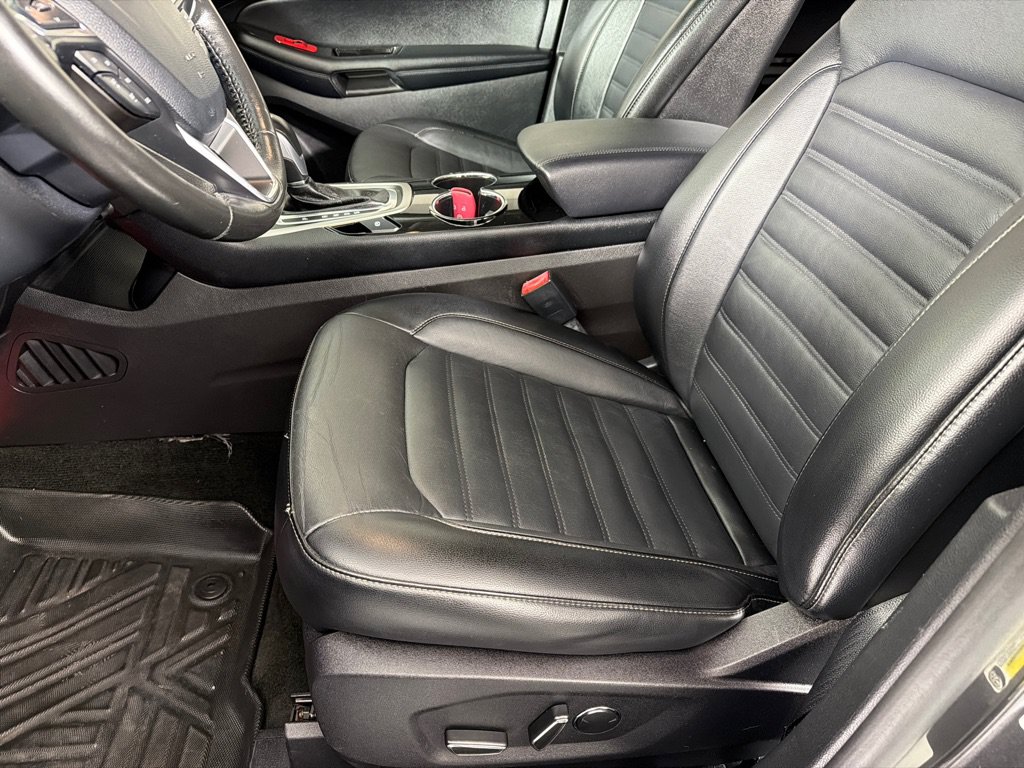Used 2015 Ford Edge SEL w/ Canadian Comfort Package FWD image 12