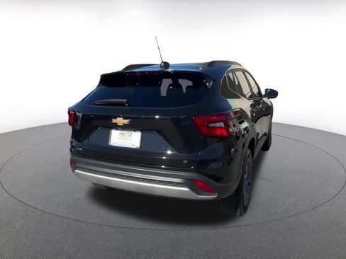 Used 2025 Chevrolet Trax LT image 15