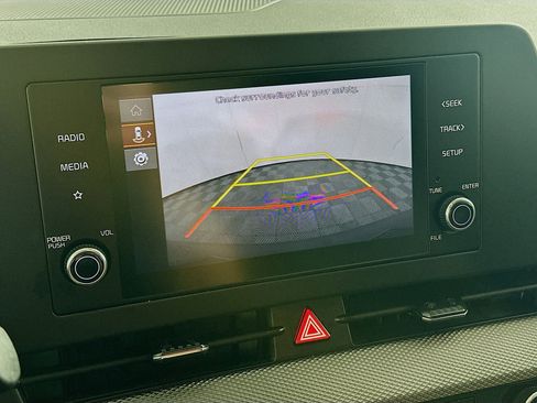 Used 2025 Kia Sportage LX image 21