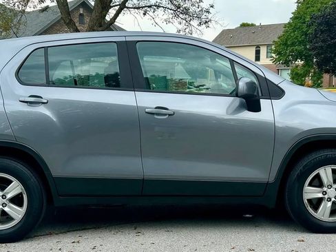 Used 2020 Chevrolet Trax LS FWD image 8