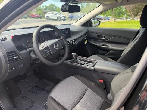 New 2026 Nissan Sentra SV w/ SV Convenience Package FWD image 18