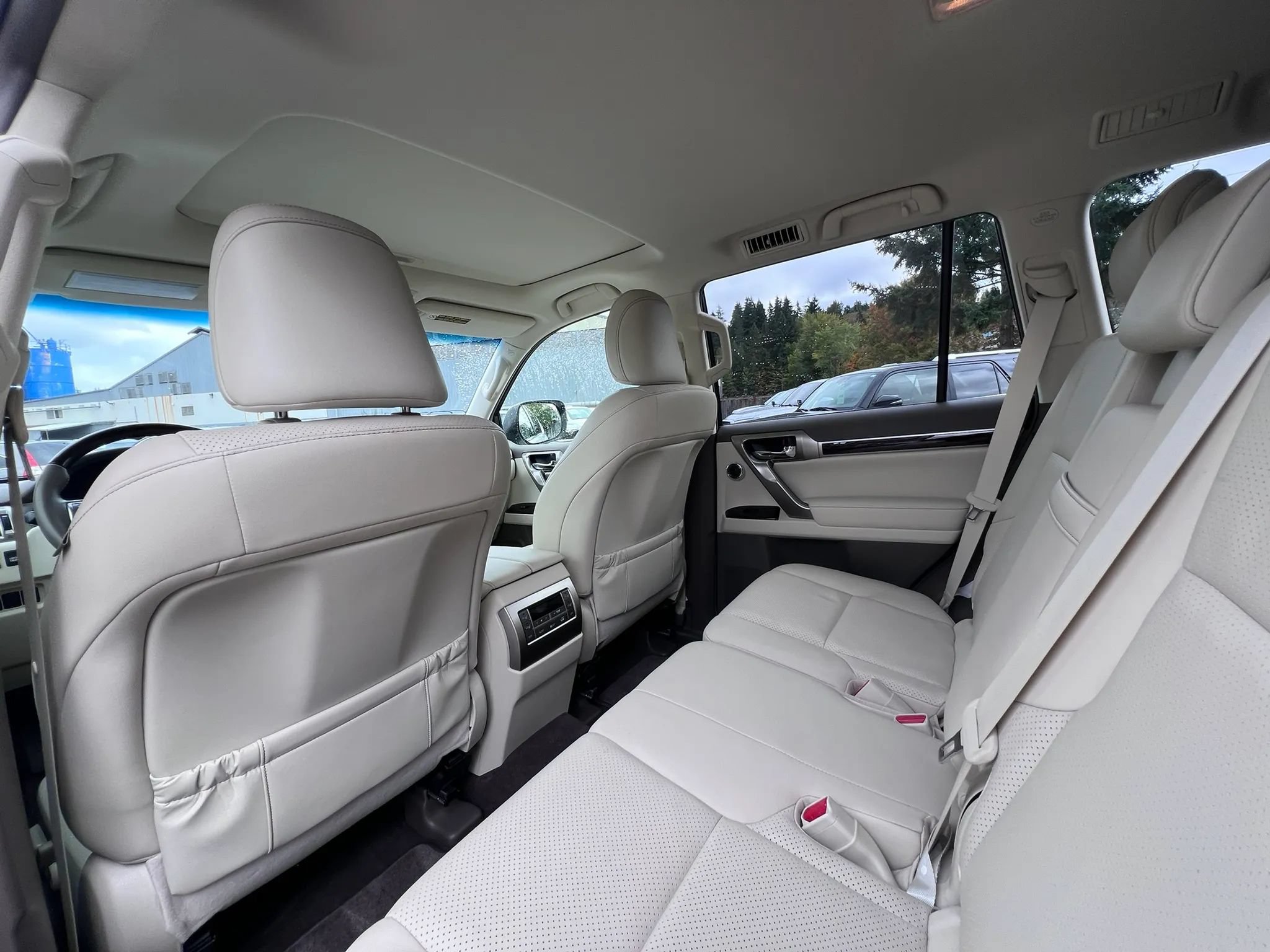 Used 2014 Lexus GX 460 Luxury AWD/4WD image 35