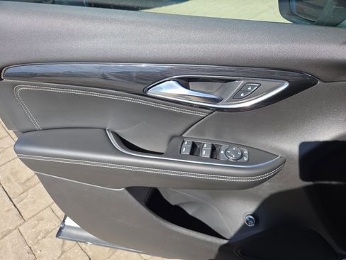 Used 2023 Buick Envision Preferred image 6