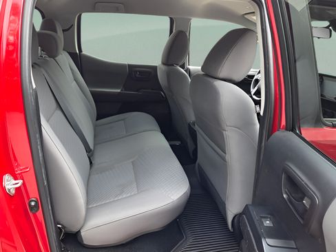 Used 2022 Toyota Tacoma SR w/ SR Convenience Package RWD image 17
