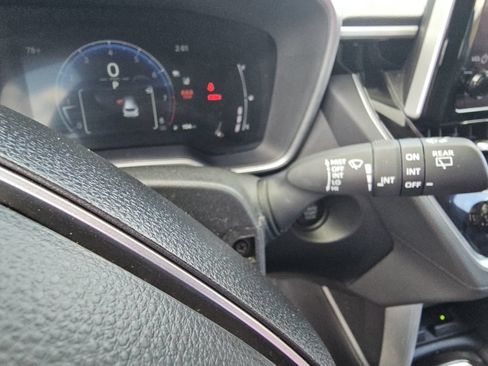 Used 2025 Toyota Corolla Cross XLE AWD/4WD image 13