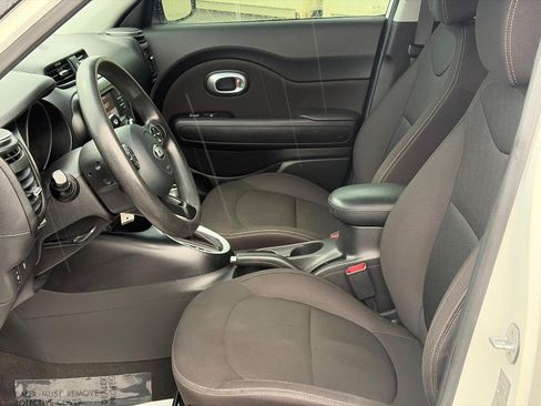 Used 2019 Kia Soul FWD image 18