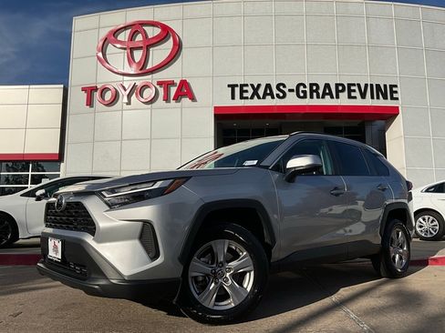 Used 2025 Toyota RAV4 XLE image 2