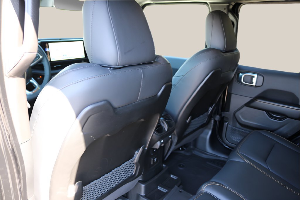New 2027 Jeep Wrangler Unlimited Sahara AWD/4WD image 15