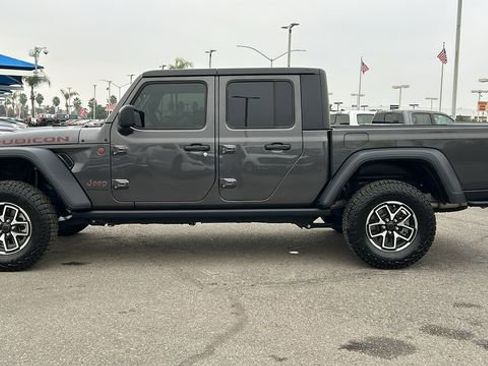 Used 2024 Jeep Gladiator Rubicon image 7